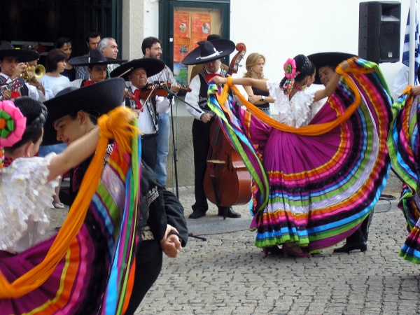 Presentación de la cultura mexicana en la ciudad de Montemor o Novo en Portugal. Agosto 2005.